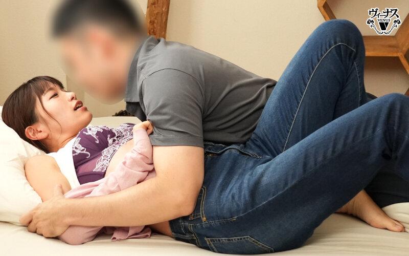 毎日オナニーする隣のエロい人妻に我慢の限界―。理性が吹き飛び欲情が止まらない濃密エクスタシー性交 新山麻由美 サンプル画像 5