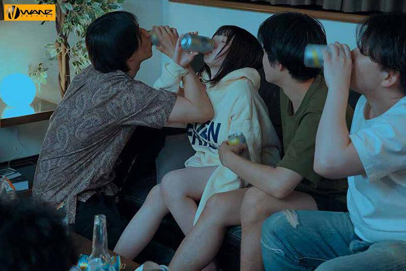 片思いしていた隠れ巨乳女子がサークル飲みでヤリチン男たちにドロ酔い中出し輪●無意識アクメさせられてるのを見て鬱勃起する童貞陰キャの僕… 小坂ひまり サンプル画像 2