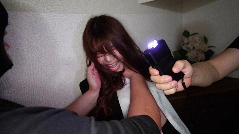 一人暮らしのOLを狙う鬼畜レ●プ集団自宅押込み中出し強●性交 被害者M.Kさん サンプル画像 1